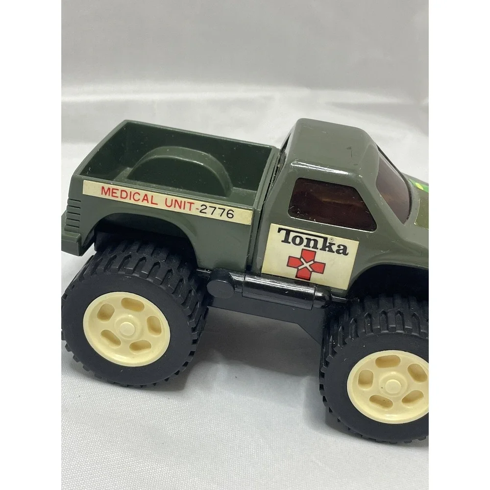 RARE‎ 1983 TONKA Medical Unit 2776 Power Wagon Clutch Popper Truck Toy Japan